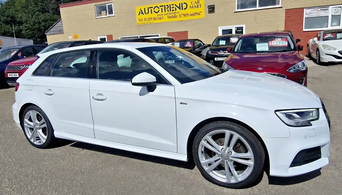 Used Audi A3 S-Line 150 HP (110 kW) 2019 White Sedan