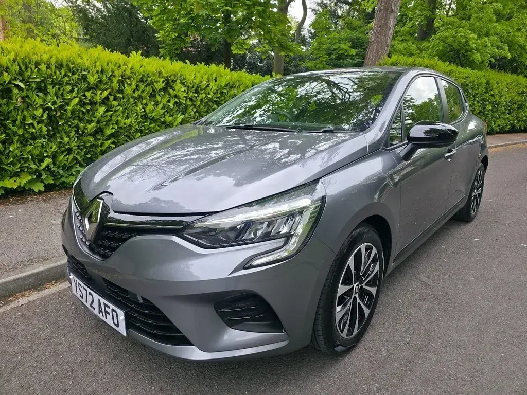 Używany Renault Clio V Evolution 90 KM (66 kW) 2022 Szary Hatchback
