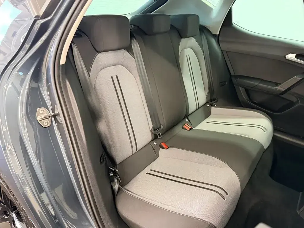 Used Seat Leon SE Dynamic 110 HP (80 kW) 2021 Grey Hatchback