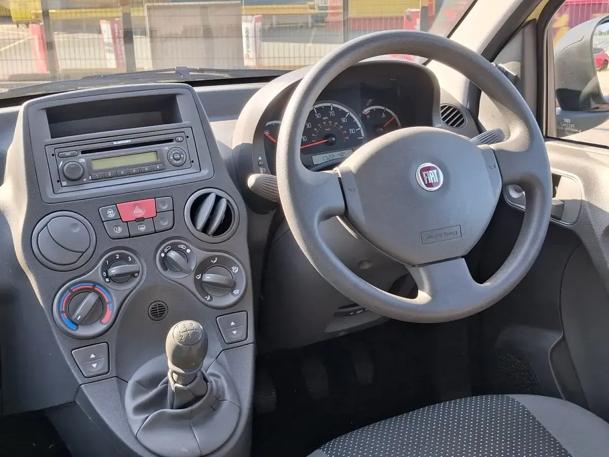 Used Fiat Panda Active 54 HP (39 kW) 2010 Yellow Hatchback