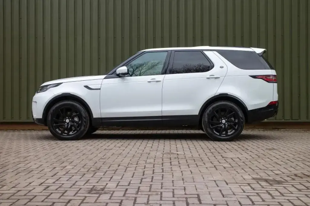 Used Land Rover Discovery HSE 2019 White SUV