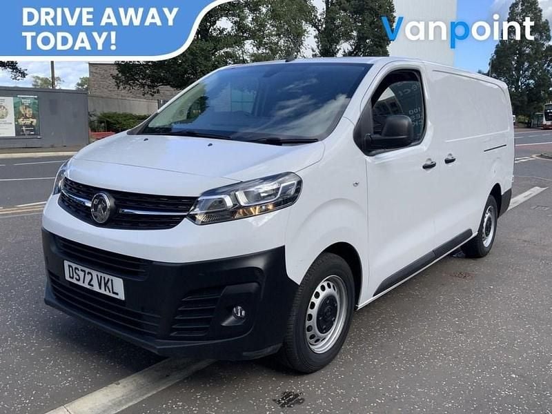 Used Vauxhall Vivaro S 100 HP (73 kW) 2022 White MPV