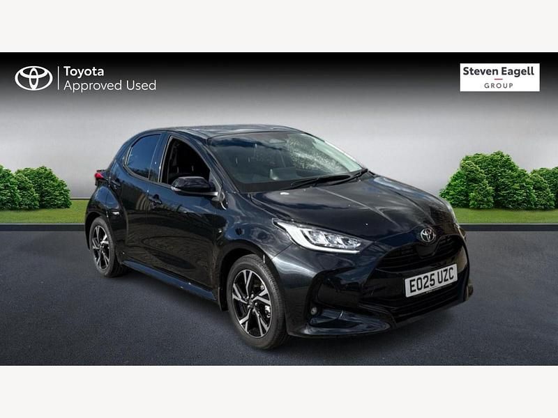 Used Toyota Yaris Hybrid Design 116 HP (85 kW) 2025 Black Hatchback