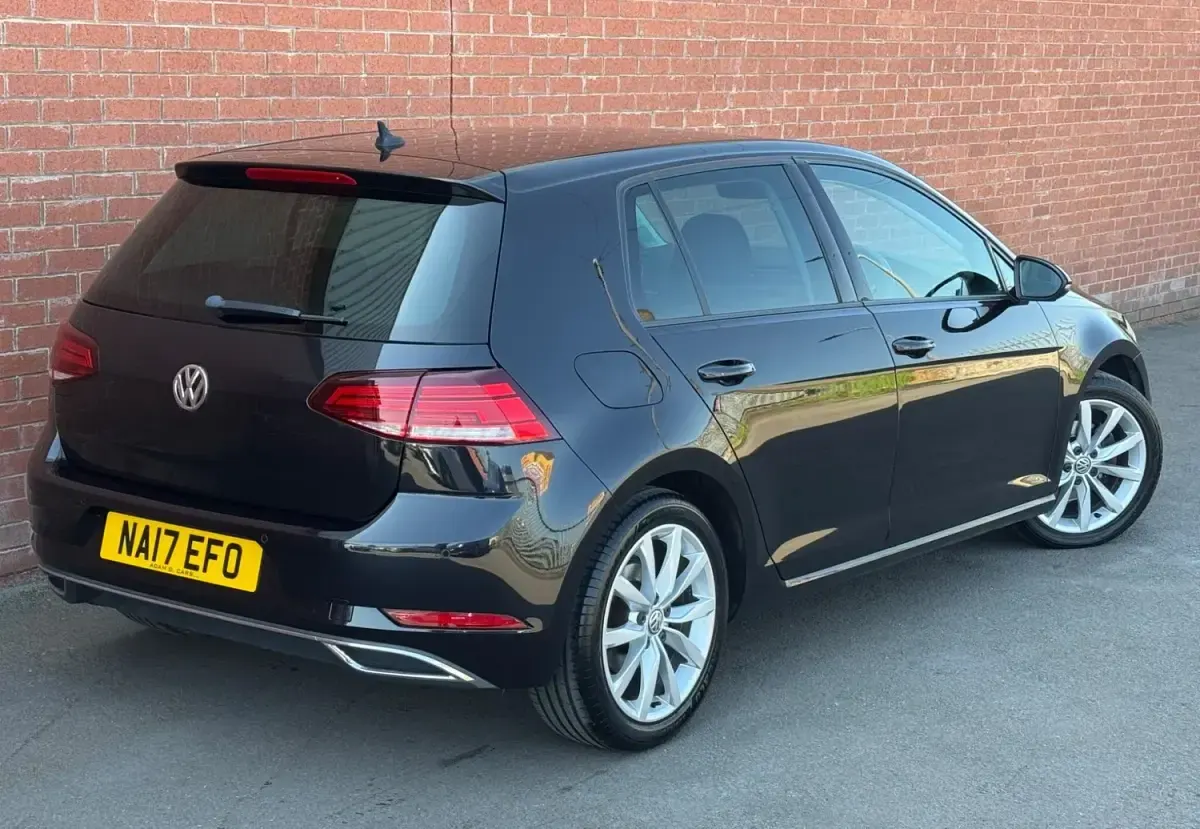 Second-hand VW Golf VII GT 150 CP (110 kW) 2017 Negru Hatchback