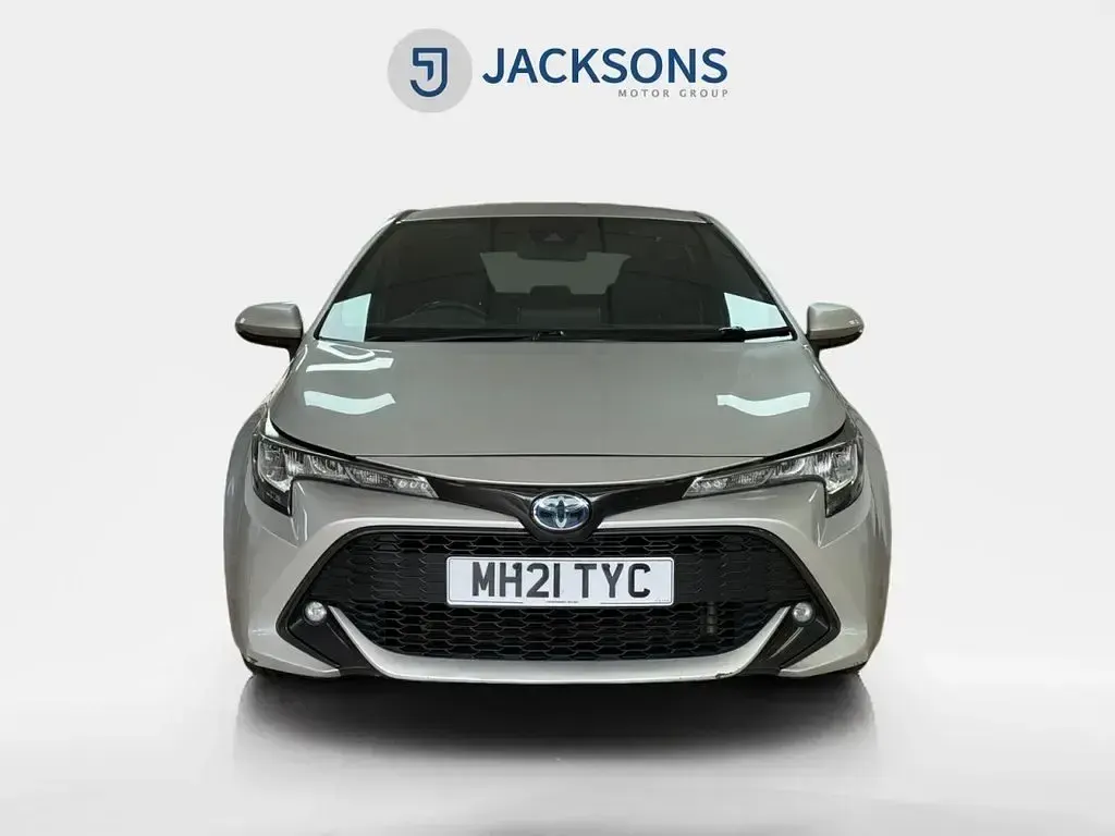 Used Toyota Corolla 122 HP (89 kW) 2021 Silver Hatchback