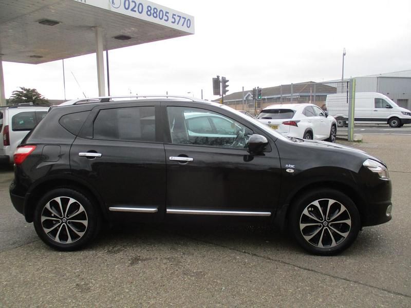 Used Nissan Qashqai N-TEC 117 HP (86 kW) 2011 Black SUV