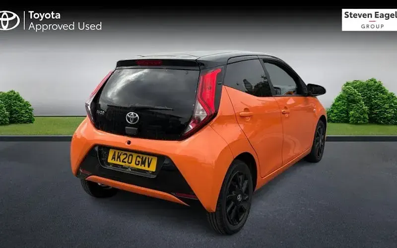 Used Toyota Aygo X-cite 72 HP (52 kW) 2019 Orange Hatchback