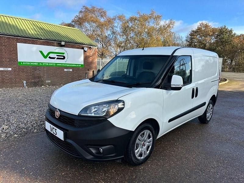 White Used 2023 Fiat Doblò S MPV | £6,990 (Good price) - Image 1/4