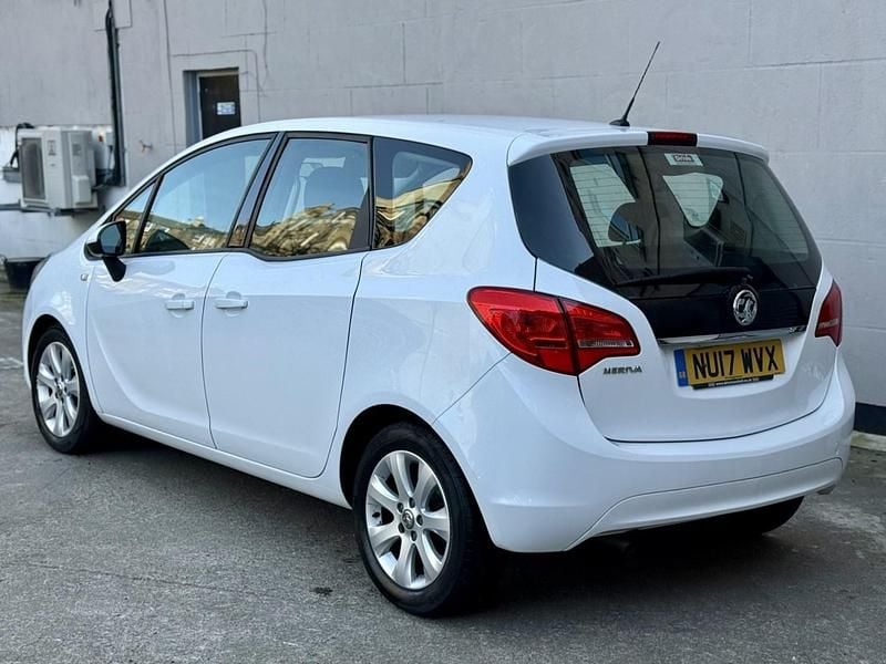 Second-hand Vauxhall Meriva 2017 Alb Monovolum