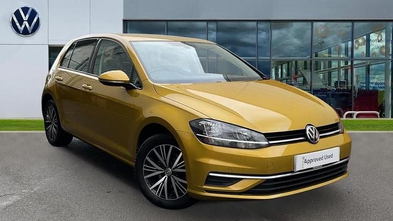 Used VW Golf VII SE 115 HP (84 kW) 2019 Turmeric yellow metallic
