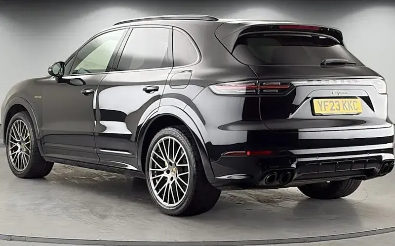 Used Porsche Cayenne Platinum Edition 462 HP (339 kW) 2022 Black SUV