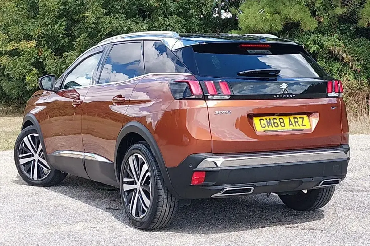 Used Peugeot 3008 GT 175 HP (128 kW) 2018 Yellow SUV