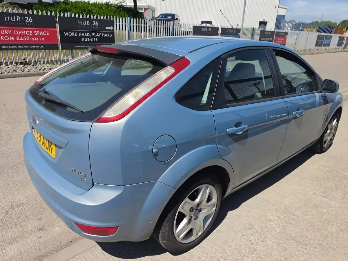 Used Ford Focus Style 98 HP (72 kW) 2009 Blue Hatchback