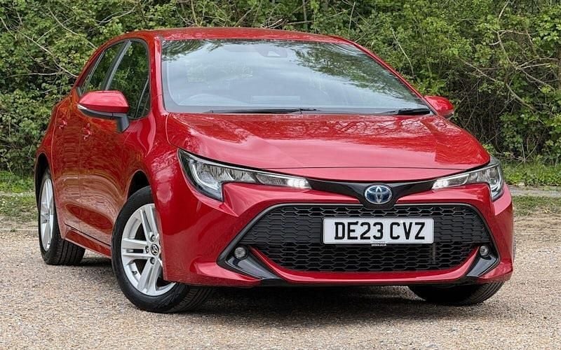 Begagnad Toyota Corolla 122 HK (89 kW) 2022 Halvkombi