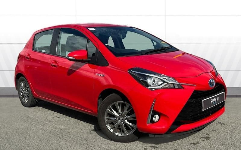 Red Used 2020 Toyota Yaris Hybrid Hatchback | £13,403 (Good price) - Image 1/4