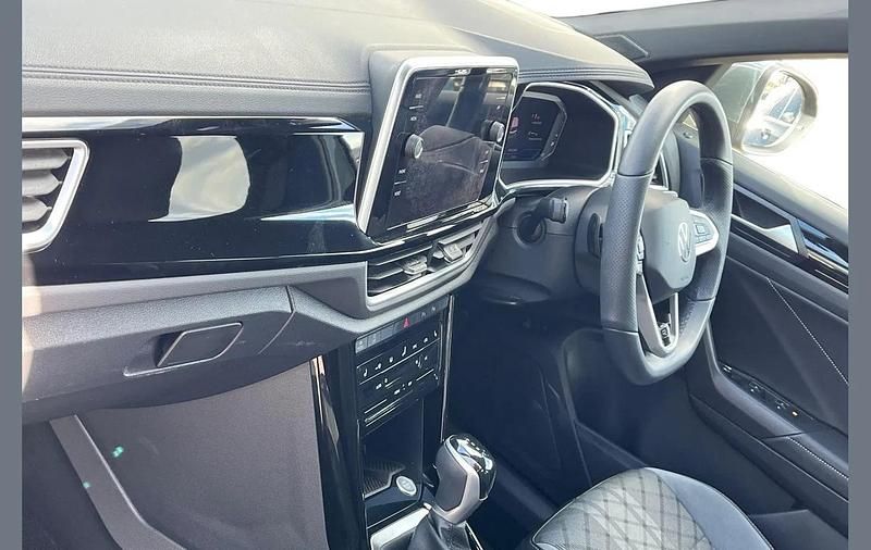 Used VW T-Roc R-line 150 HP (110 kW) 2025 Black SUV