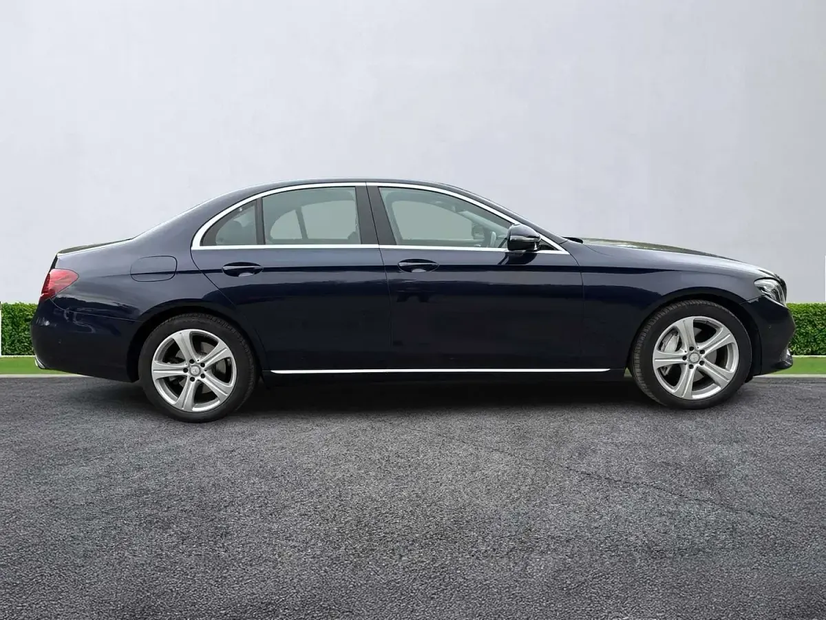 Used Mercedes E350 SE 2017 Blue Sedan