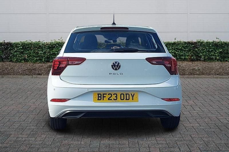 Used VW Polo Life 95 HP (69 kW) 2023 White Hatchback