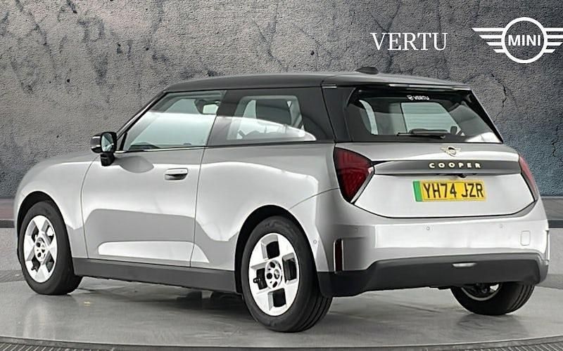 Used Mini Cooper Classic 135 kW (184 HP) 2026 Hatchback