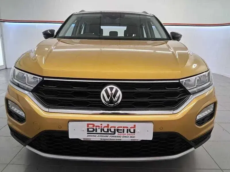 Used VW T-Roc SE 115 HP (84 kW) 2019 Yellow SUV