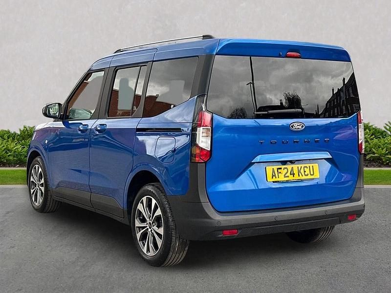 Used Ford Tourneo Courier Titanium 125 HP (91 kW) 2024 Blue MPV
