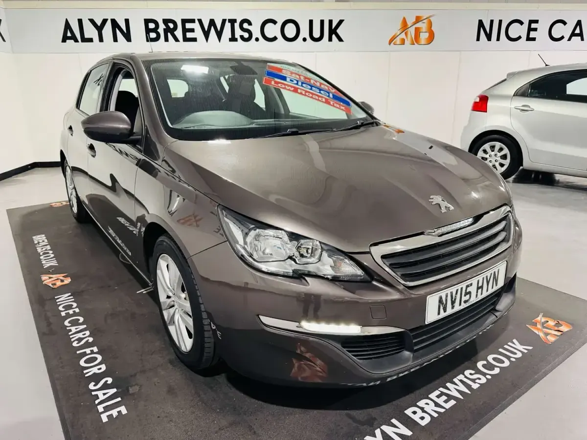 Used Peugeot 308 Active 115 HP (84 kW) 2015 Grey Hatchback