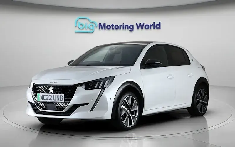 Used Peugeot e-208 Premium 100 kW (136 HP) 2022 White Hatchback