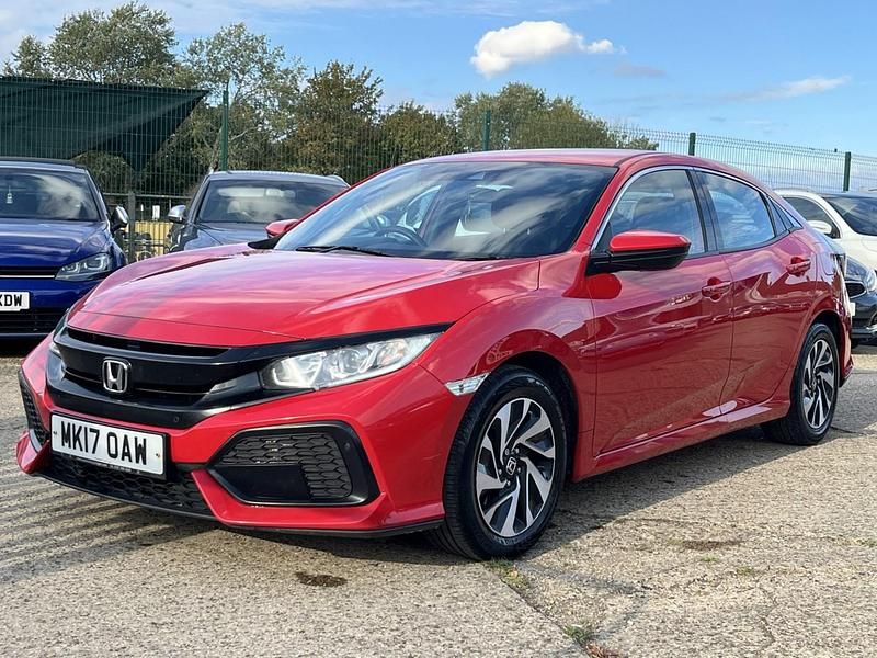 Used Honda Civic SE 129 HP (94 kW) 2017 Red Hatchback