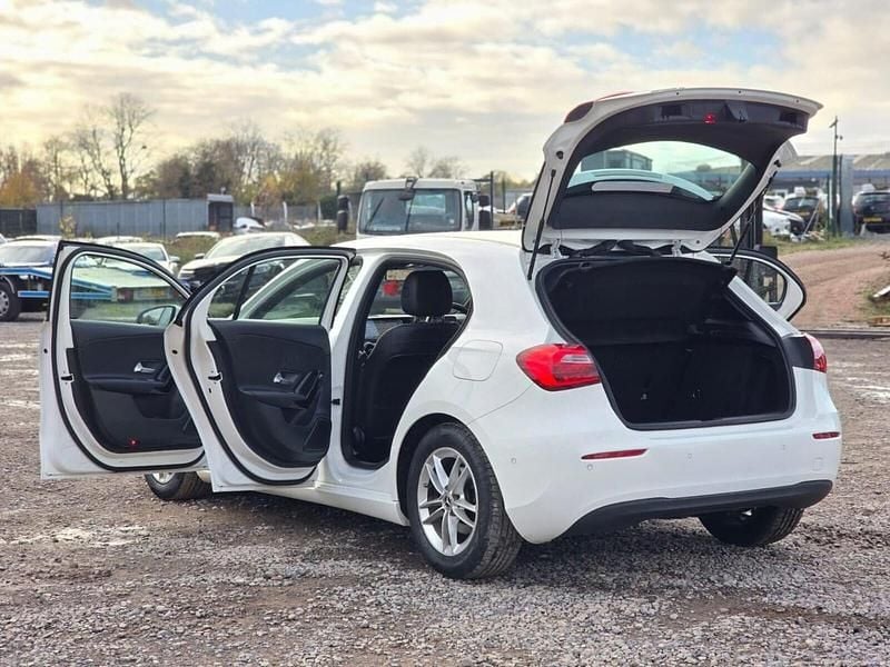 Used Mercedes A180 Executive 116 HP (85 kW) 2018 White Hatchback