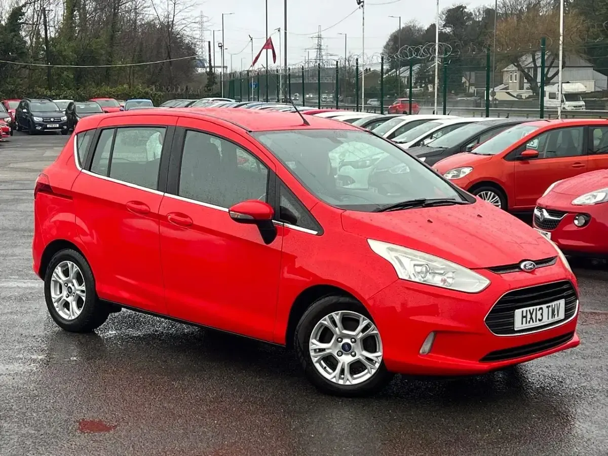 Used Ford B-MAX Zetec 90 HP (66 kW) 2013 Red MPV