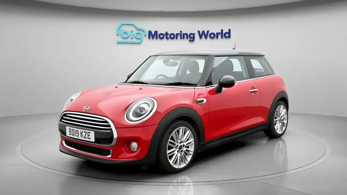 Usado Mini Cooper Exclusive 134 HP (98 kW) 2019 Vermelho Citadino