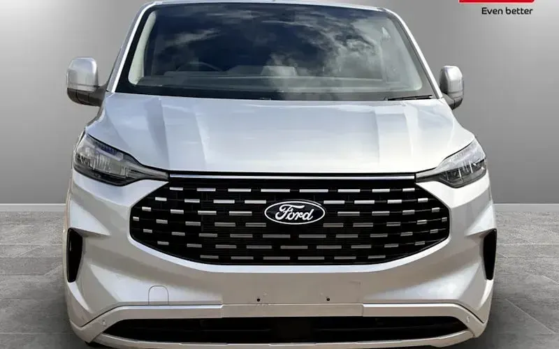New Ford Tourneo Titanium 170 HP (125 kW) 2026 MPV
