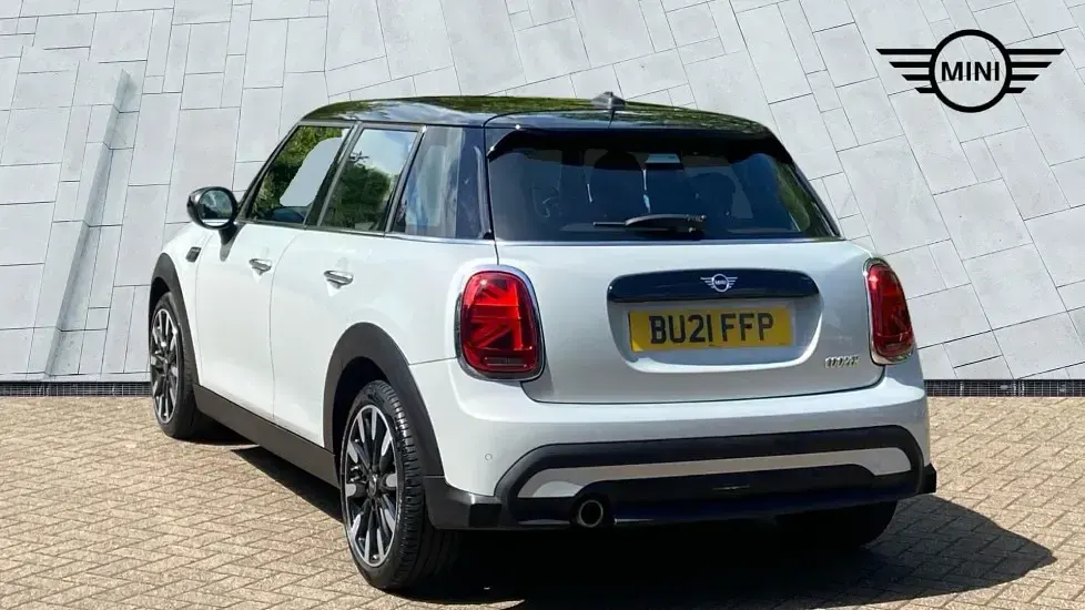 Used Mini Cooper Exclusive 134 HP (98 kW) 2021 Silver Hatchback