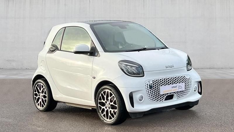 White Used 2021 Smart ForTwo Electric Drive Exclusive Coupe | £9,180 (A bit pricey) - Image 1/4