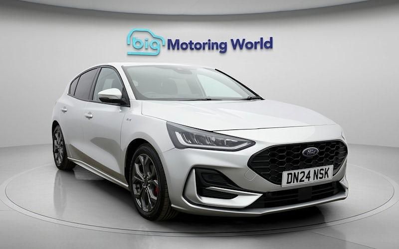 Used Ford Focus ST-Line 125 HP (91 kW) 2024 Silver Hatchback