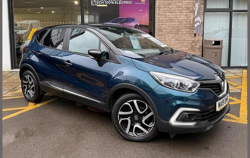 Used Renault Captur Iconic 115 HP (84 kW) 2019 Metallic blue  SUV