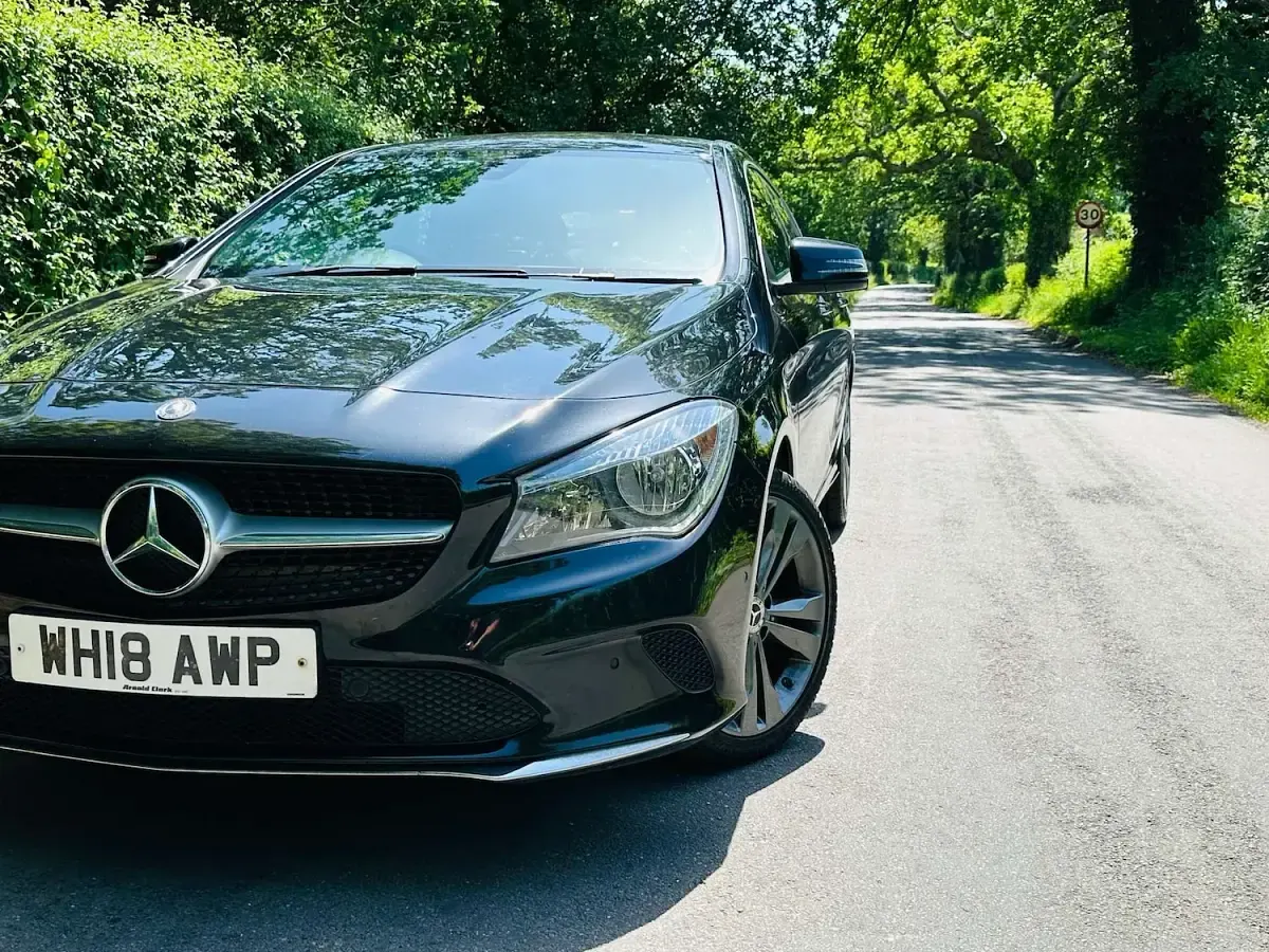 Begagnad Mercedes CLA180 2018 Svart Sedan