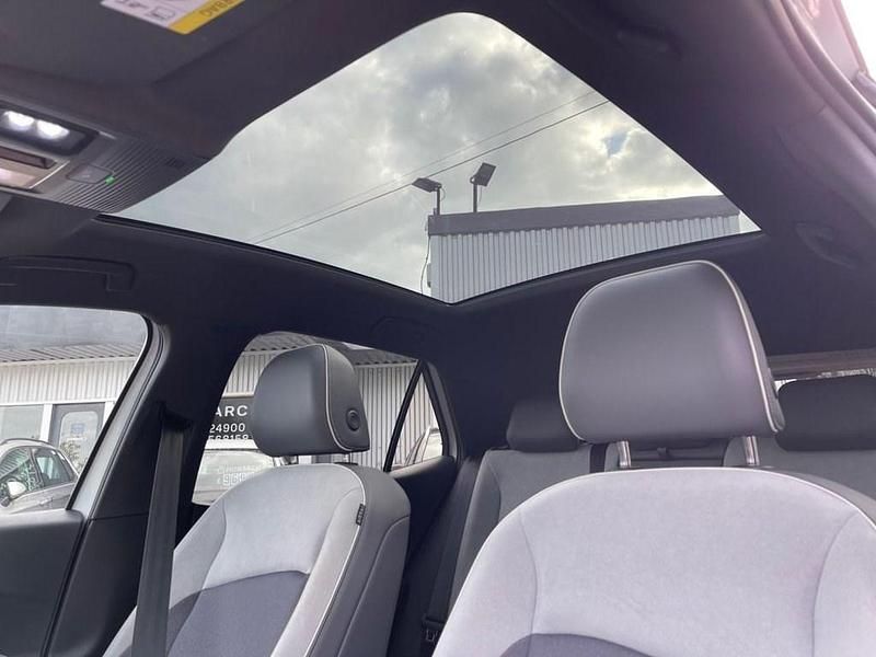 Used VW ID.3 Pro Performance 150 kW (204 HP) 2021 White Hatchback