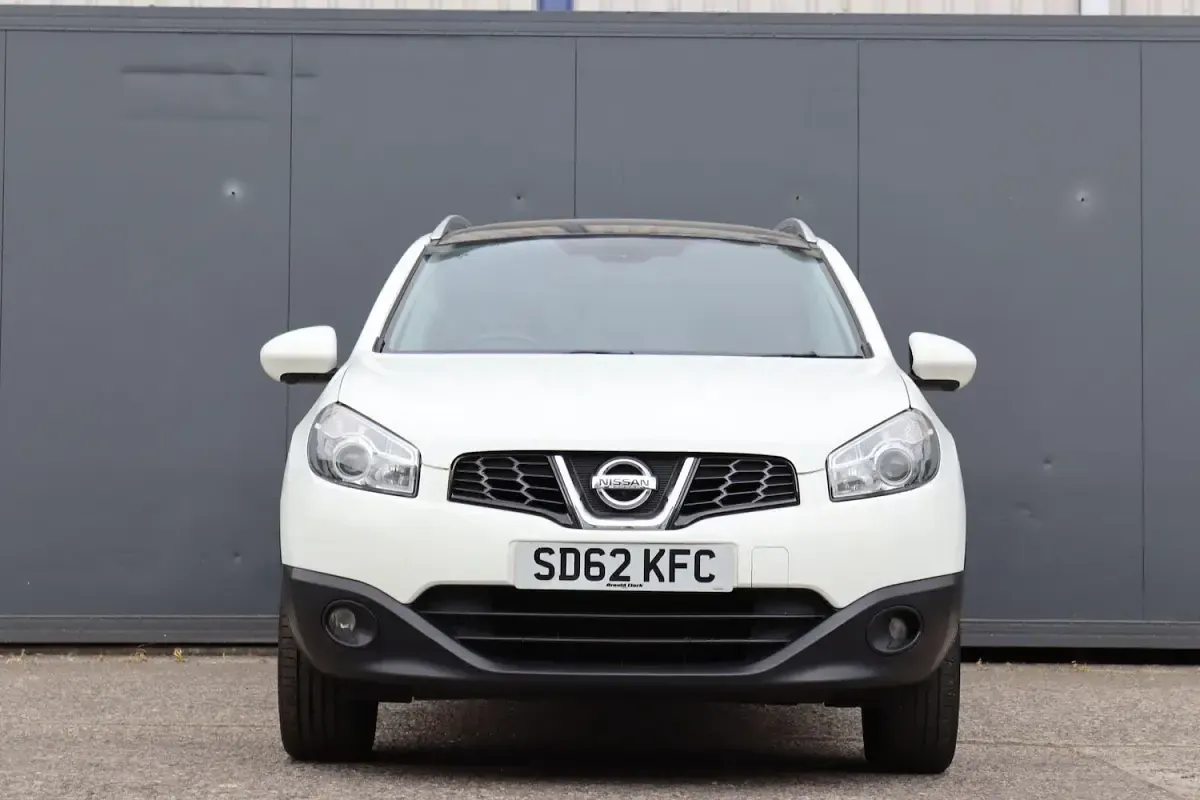 Used Nissan Qashqai +2 N-TEC 117 HP (86 kW) 2012 White SUV