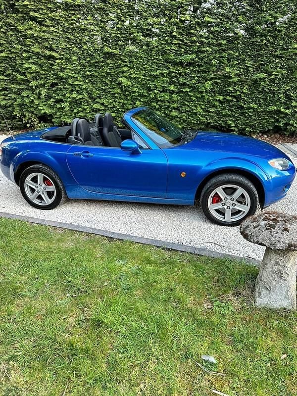 Begagnad Mazda MX5 126 HK (92 kW) 2006 Blå Cab