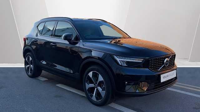 Used 2026 Volvo XC40 Ultra SUV | £33,391 (Good price) - Image 1/4