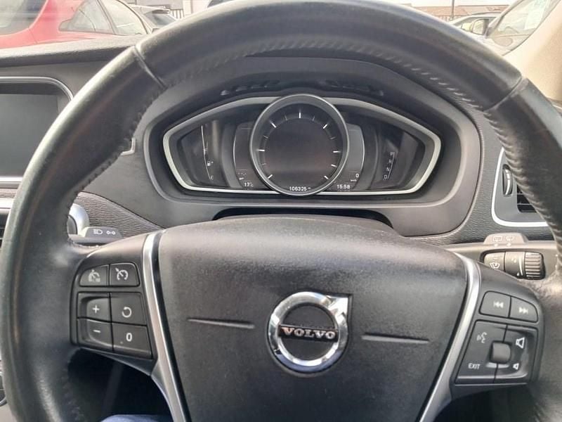Used Volvo V40 Inscription 150 HP (110 kW) 2019 Silver Estate