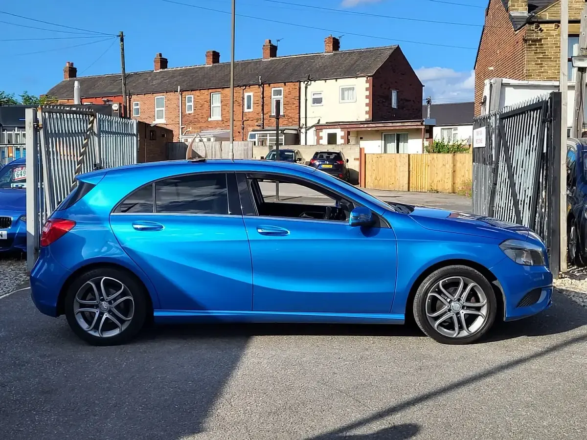 Used Mercedes A180 2014 Blue Hatchback