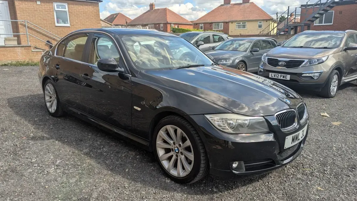 Usado BMW 320 170 CV (125 kW) 2009 Negro Berlina