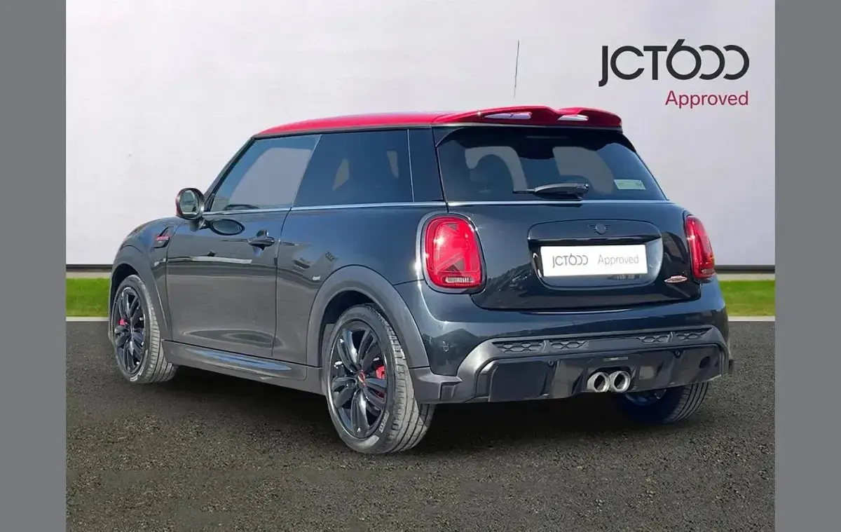 Used Mini John Cooper Works 228 HP (167 kW) 2023 Black Hatchback