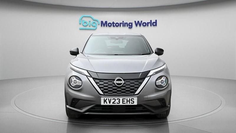 Used Nissan Juke N-Connecta 143 HP (105 kW) 2023 Grey SUV