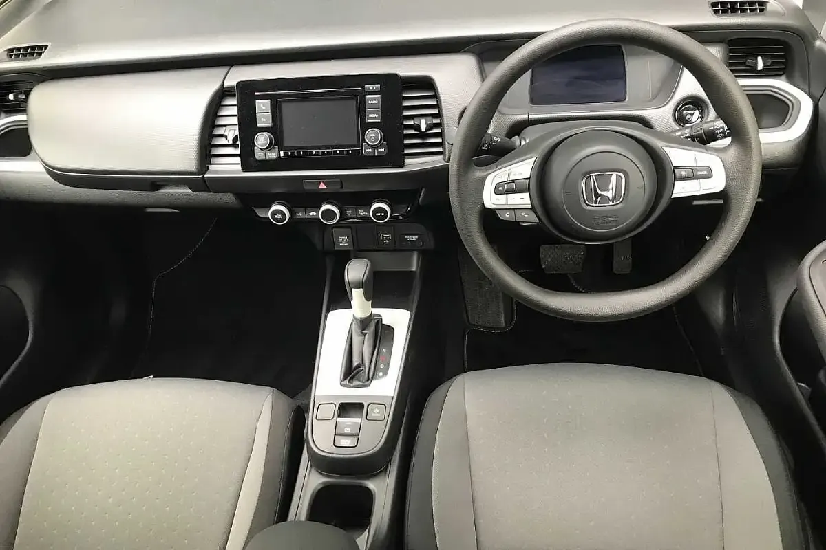 Gebraucht Honda Jazz Hybrid 109 PS (80 kW) 2023 Schwarz Kleinwagen