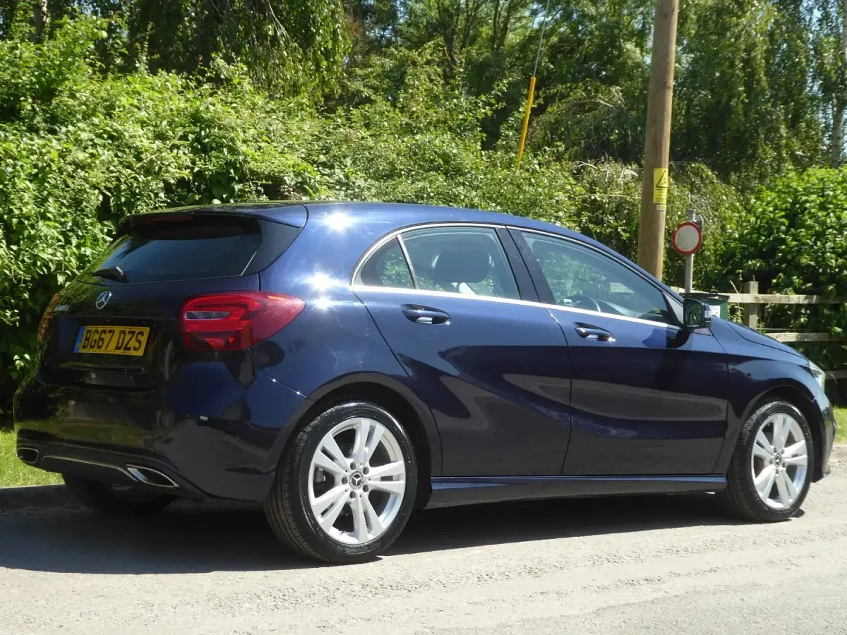 Used Mercedes A180 109 HP (80 kW) 2017 Blue Hatchback