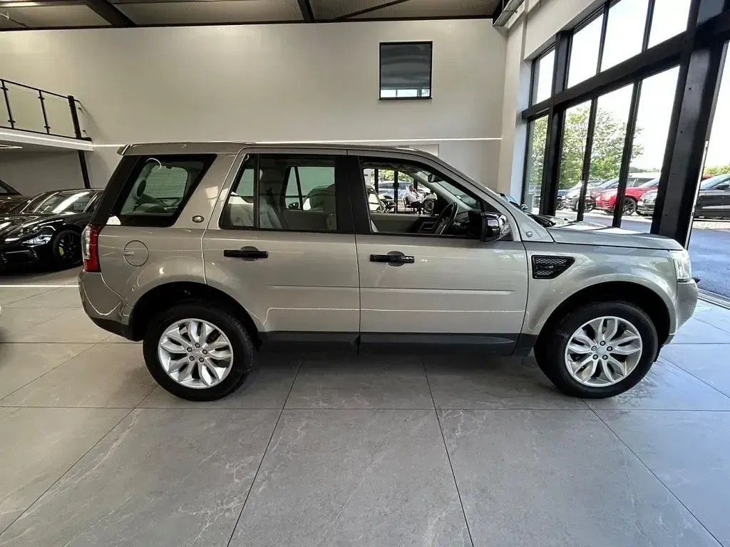 Used Land Rover Freelander 2 HSE 150 HP (110 kW) 2011 Gold SUV
