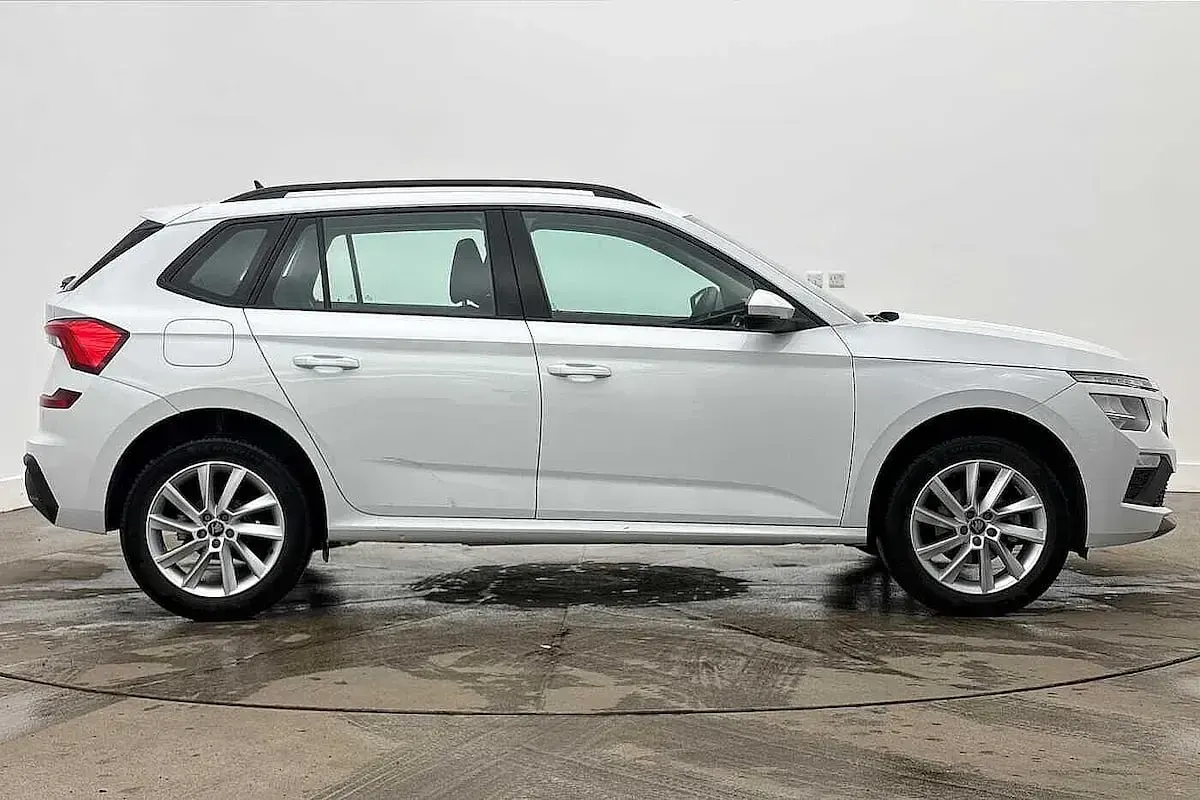 Used Skoda Kamiq SE 115 HP (84 kW) 2025 Moon white metallic SUV